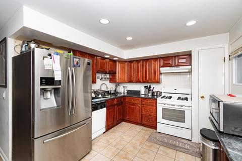 9341 Dee Rd, Des Plaines, IL 60016 photo 8
