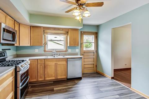 706 Maple Ln, Darien, IL 60561 photo 12