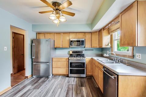 706 Maple Ln, Darien, IL 60561 photo 11