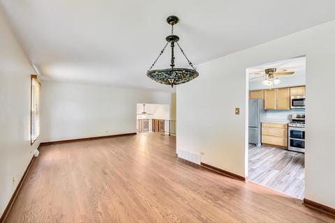 706 Maple Ln, Darien, IL 60561 photo 10