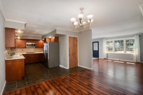 106 E Sycamore St, Normal, IL 61761 photo 4