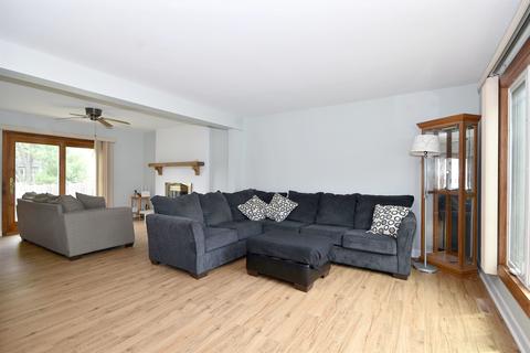 1615 Wilson Ave, Wheaton, IL 60189 photo 2