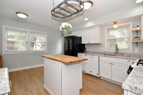 1615 Wilson Ave, Wheaton, IL 60189 photo 8