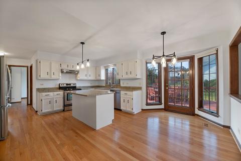 111 Danada Dr, Wheaton, IL 60189 photo 4