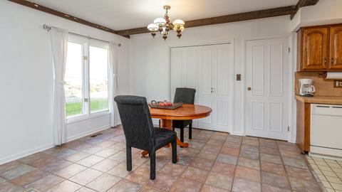 1370 Rosedale Ln, Hoffman Estates, IL 60169 photo 9