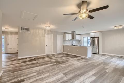 1285 Campbell Ln, Hoffman Estates, IL 60169 photo 8