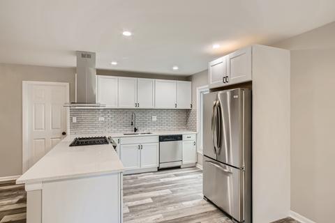 1285 Campbell Ln, Hoffman Estates, IL 60169 photo 12