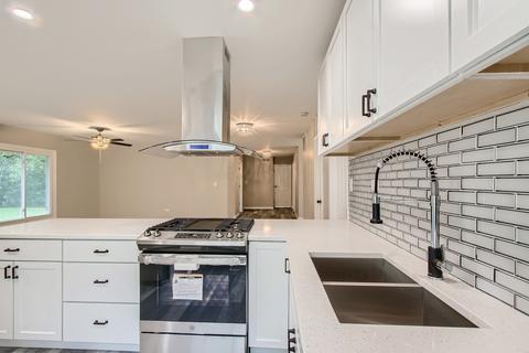 1285 Campbell Ln, Hoffman Estates, IL 60169 photo 13