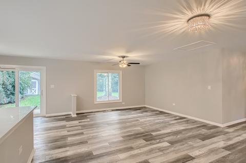 1285 Campbell Ln, Hoffman Estates, IL 60169 photo 9