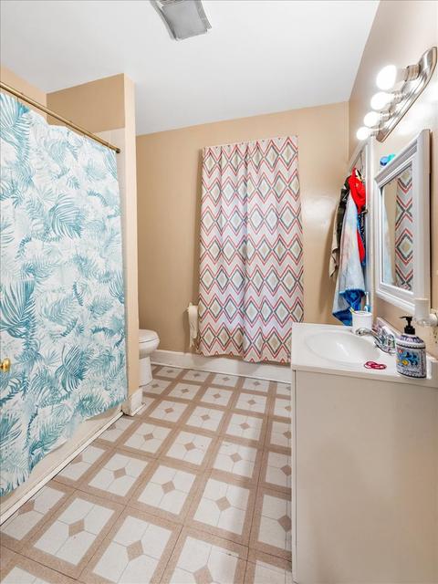 483 Park St, Elgin, IL 60120 photo 4