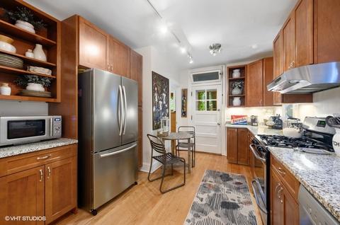 557 Barton Ave, Evanston, IL 60202 photo 9