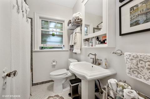 557 Barton Ave, Evanston, IL 60202 photo 21