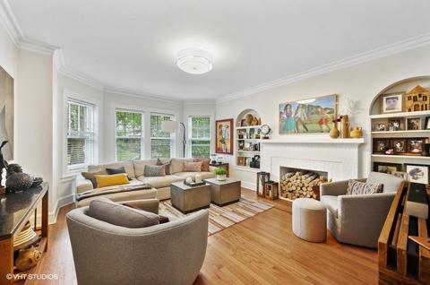 557 Barton Ave, Evanston, IL 60202 photo 3
