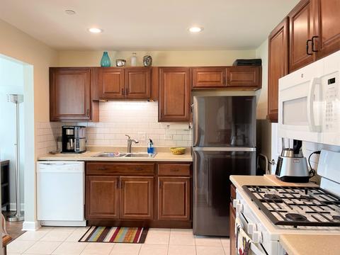 1606 Newburn Ct #B1, Wheeling, IL 60090 photo 2