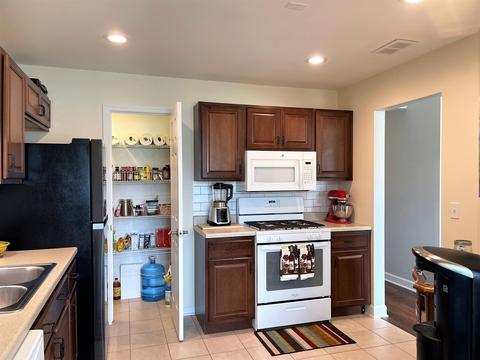 1606 Newburn Ct #B1, Wheeling, IL 60090 photo 4