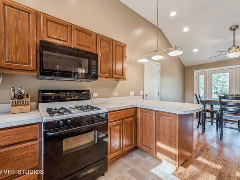 2909 Holiday Dr, Mchenry, IL 60050 photo 9