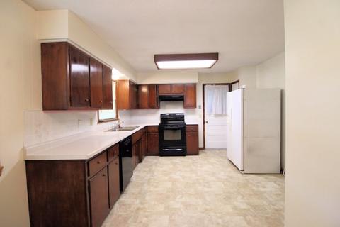 14 Greenlawn Dr, Kankakee, IL 60901 photo 5