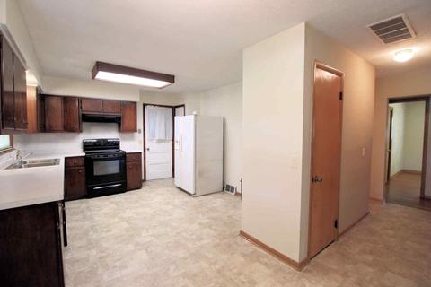 14 Greenlawn Dr, Kankakee, IL 60901 photo 6