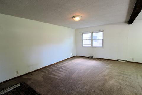 14 Greenlawn Dr, Kankakee, IL 60901 photo 2