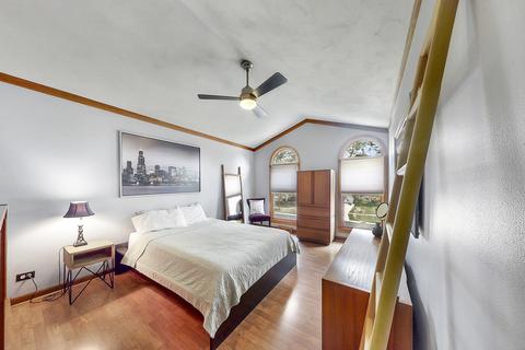 2052 Burnham Pl, Wheaton, IL 60189 photo 24