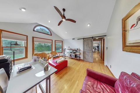 2052 Burnham Pl, Wheaton, IL 60189 photo 15