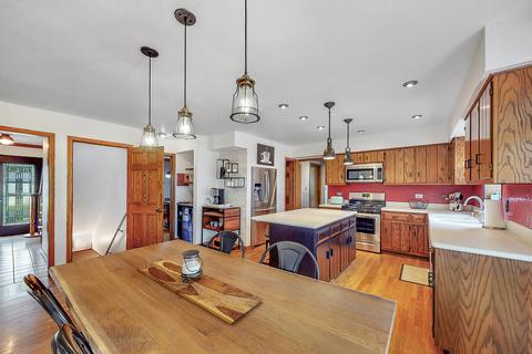 2052 Burnham Pl, Wheaton, IL 60189 photo 7