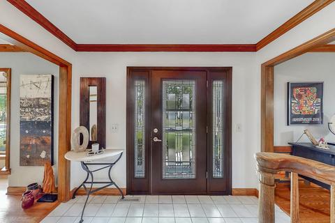 2052 Burnham Pl, Wheaton, IL 60189 photo 5