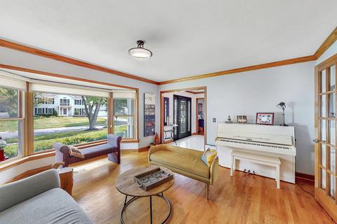 2052 Burnham Pl, Wheaton, IL 60189 photo 13