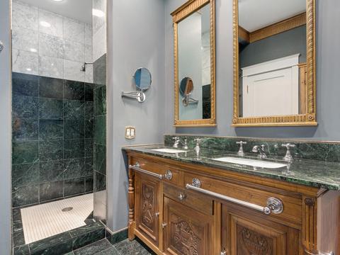 46 E Schiller St, Chicago, IL 60610 photo 21