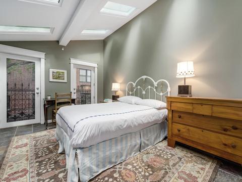 46 E Schiller St, Chicago, IL 60610 photo 16