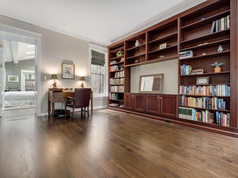 46 E Schiller St, Chicago, IL 60610 photo 12