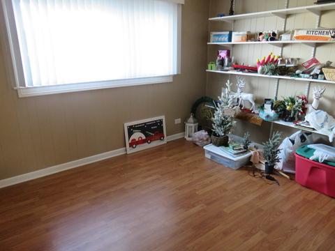 9341 Cedar Ln, Des Plaines, IL 60016 photo 17