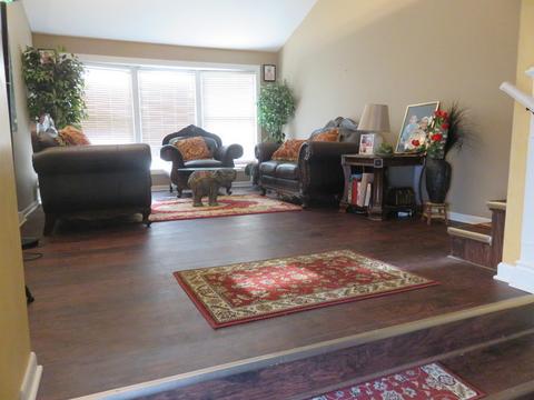 9341 Cedar Ln, Des Plaines, IL 60016 photo 3