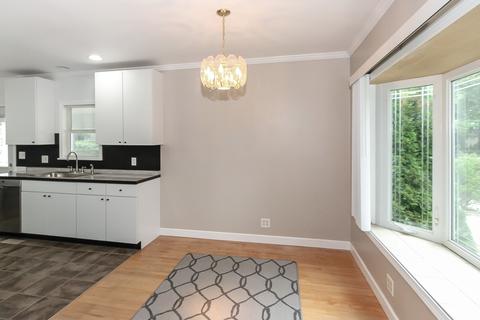 1379 E Lincoln Ave, Des Plaines, IL 60016 photo 8