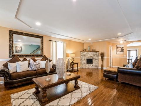 7415 S Champlain Ave, Chicago, IL 60619 photo 3