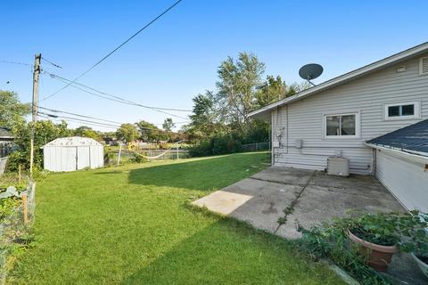 913 S Bartlett Rd, Streamwood, IL 60107 photo 18