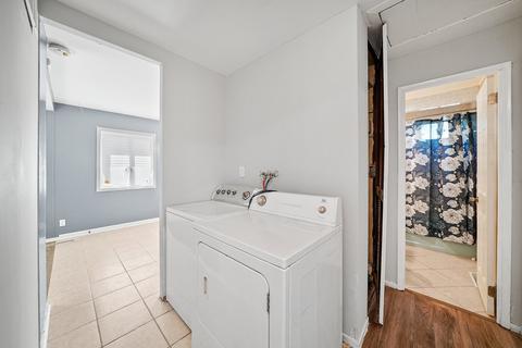 913 S Bartlett Rd, Streamwood, IL 60107 photo 13