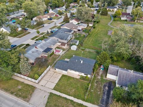 913 S Bartlett Rd, Streamwood, IL 60107 photo 23