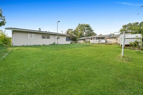 913 S Bartlett Rd, Streamwood, IL 60107 photo 19