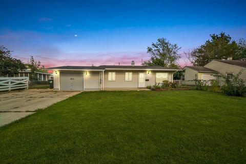 913 S Bartlett Rd, Streamwood, IL 60107 photo 3