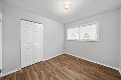 913 S Bartlett Rd, Streamwood, IL 60107 photo 16