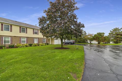 673 Thorntree Ct #C2, Bartlett, IL 60103 photo 1