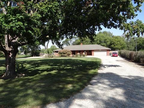 140 E Southmor Rd, Morris, IL 60450 photo 2