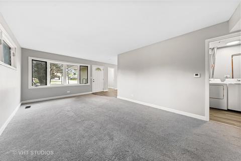918 Wakeman Ave, Wheaton, IL 60187 photo 2