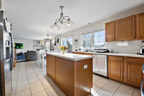 624 Philip Dr, Bartlett, IL 60103 photo 3