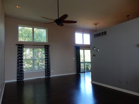 332 Gladstone Ln, Elgin, IL 60120 photo 2