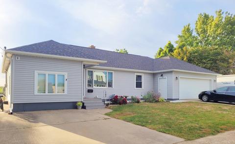 621 Genesee Ave, Morrison, IL 61270 photo 1
