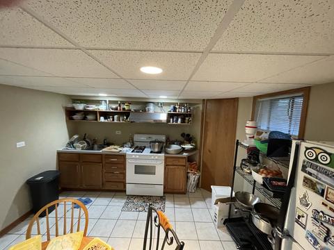 760 Beau Dr, Des Plaines, IL 60016 photo 3