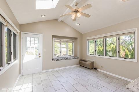 990 Harrison Ln, Hoffman Estates, IL 60192 photo 12