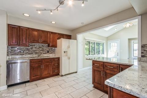 990 Harrison Ln, Hoffman Estates, IL 60192 photo 10